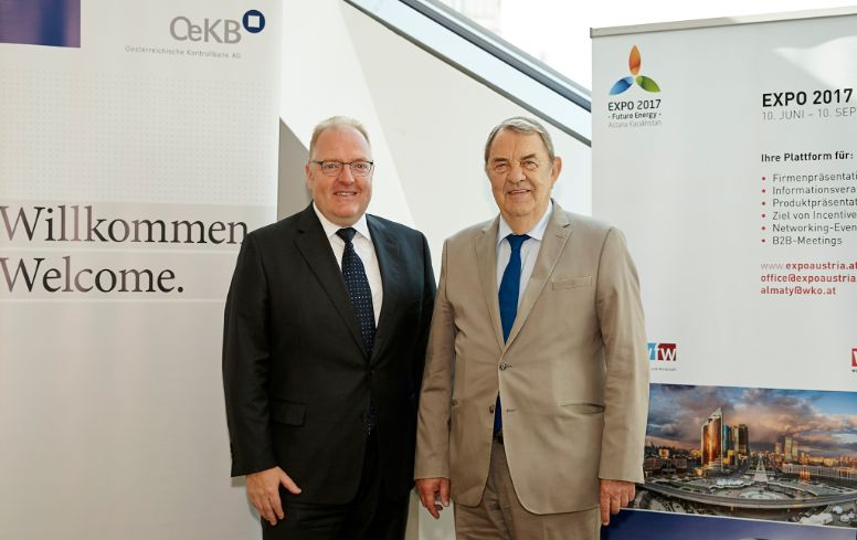 OeKB-Vorstand Helmut Bernkopf mit WKÖ-Vizepräsident Richard Schenz