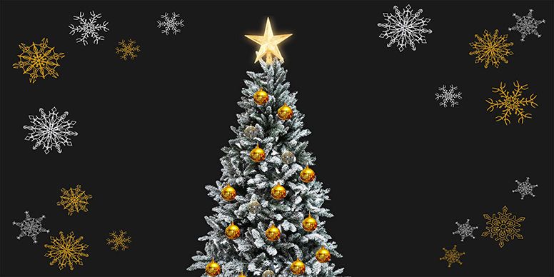 glitzernder Weihnachtsbaum mit goldenen Kugeln 