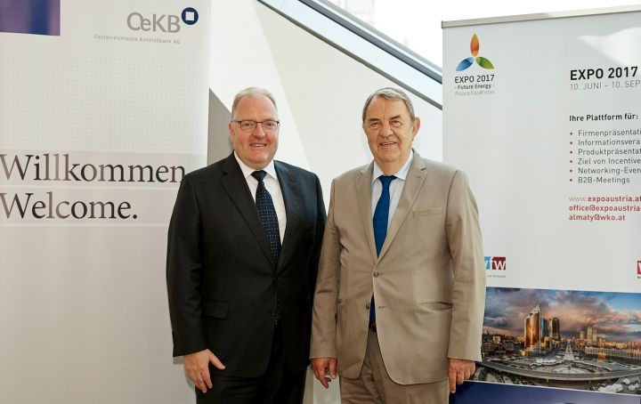 OeKB-Vorstand Helmut Bernkopf mit WKÖ-Vizepräsident Richard Schenz
